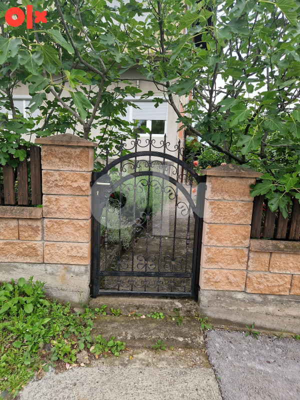 kuća gradacac 470 m2 17